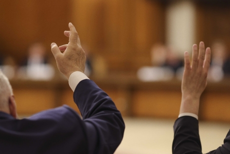 Senat: 4 martie Senat: 4 martie