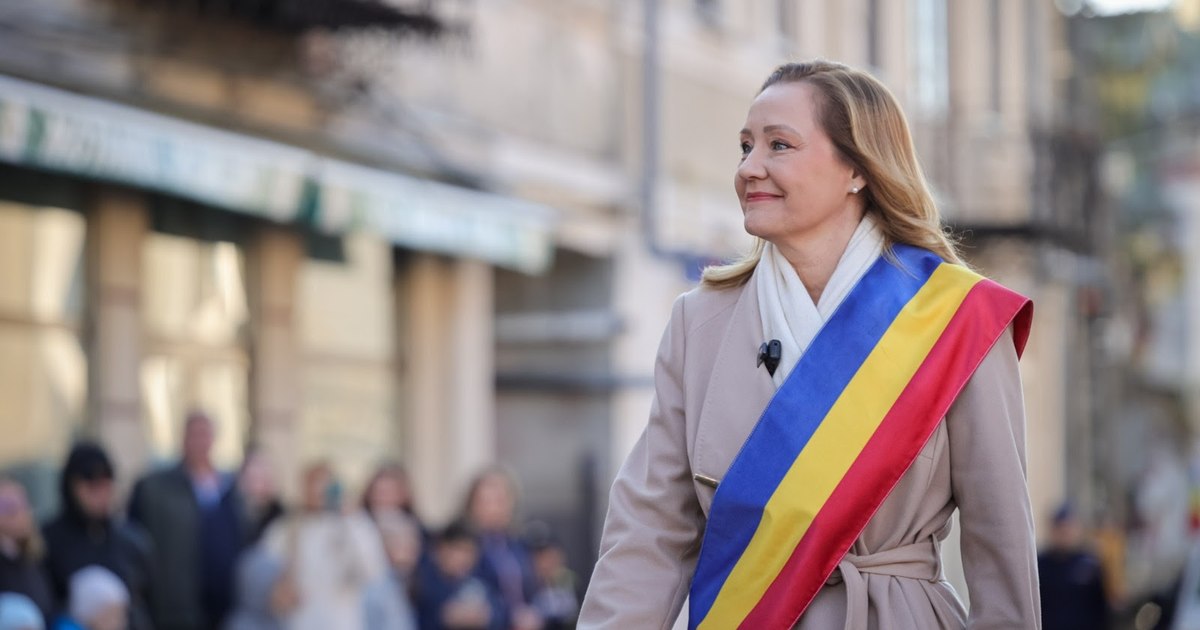 Candidații la președinție s-au dat peste cap și s-au transformat în experți în politică internațională. România, victima acestui amatorism Candidații la președinție s-au dat peste cap și s-au transformat în experți în politică internațională. România, victima acestui amatorism