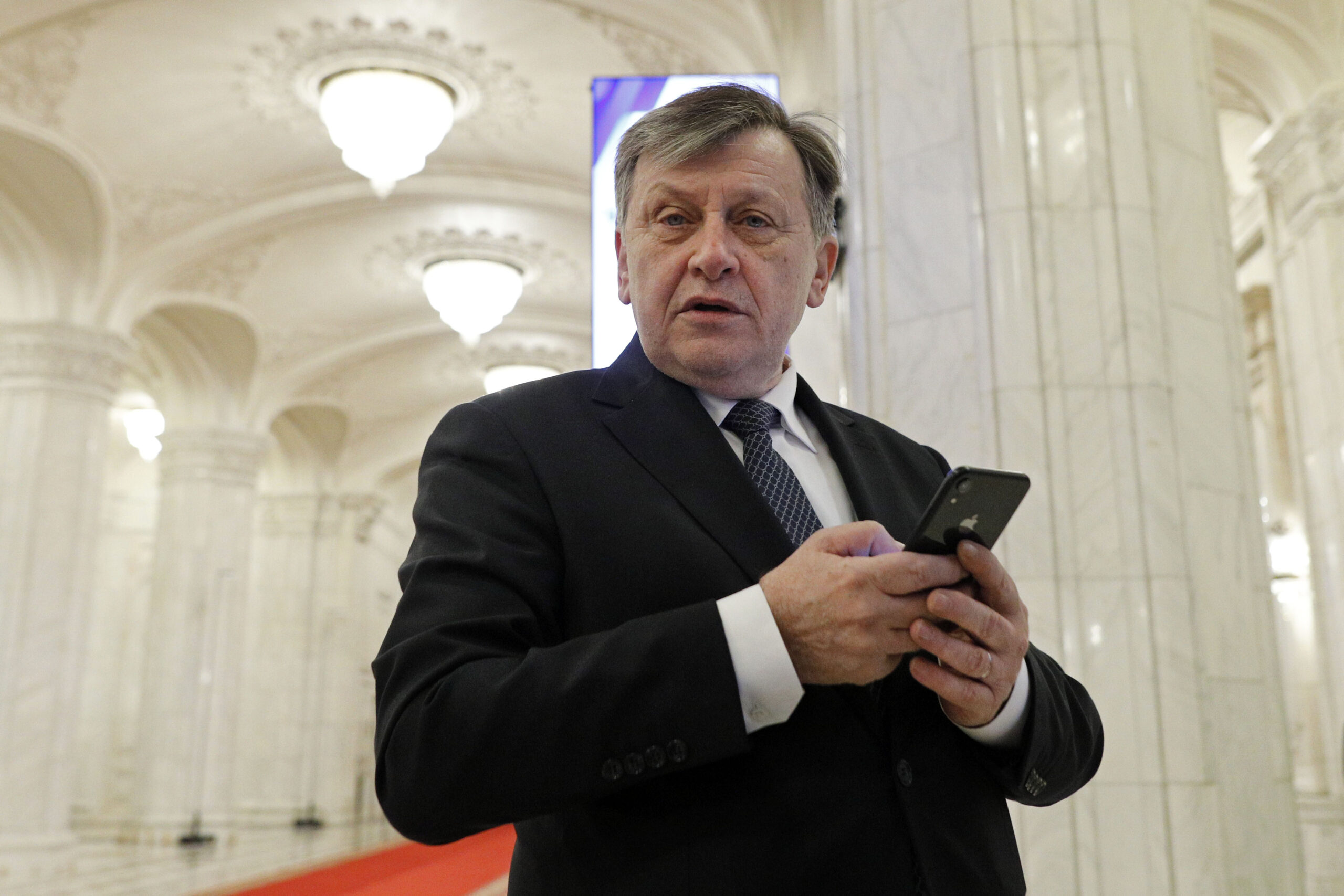 Crin Antonescu, reacție fermă la adresa lui Donald Trump după ce acesta l-a numit dictator pe Zelenski: „Nu mai avem valori”