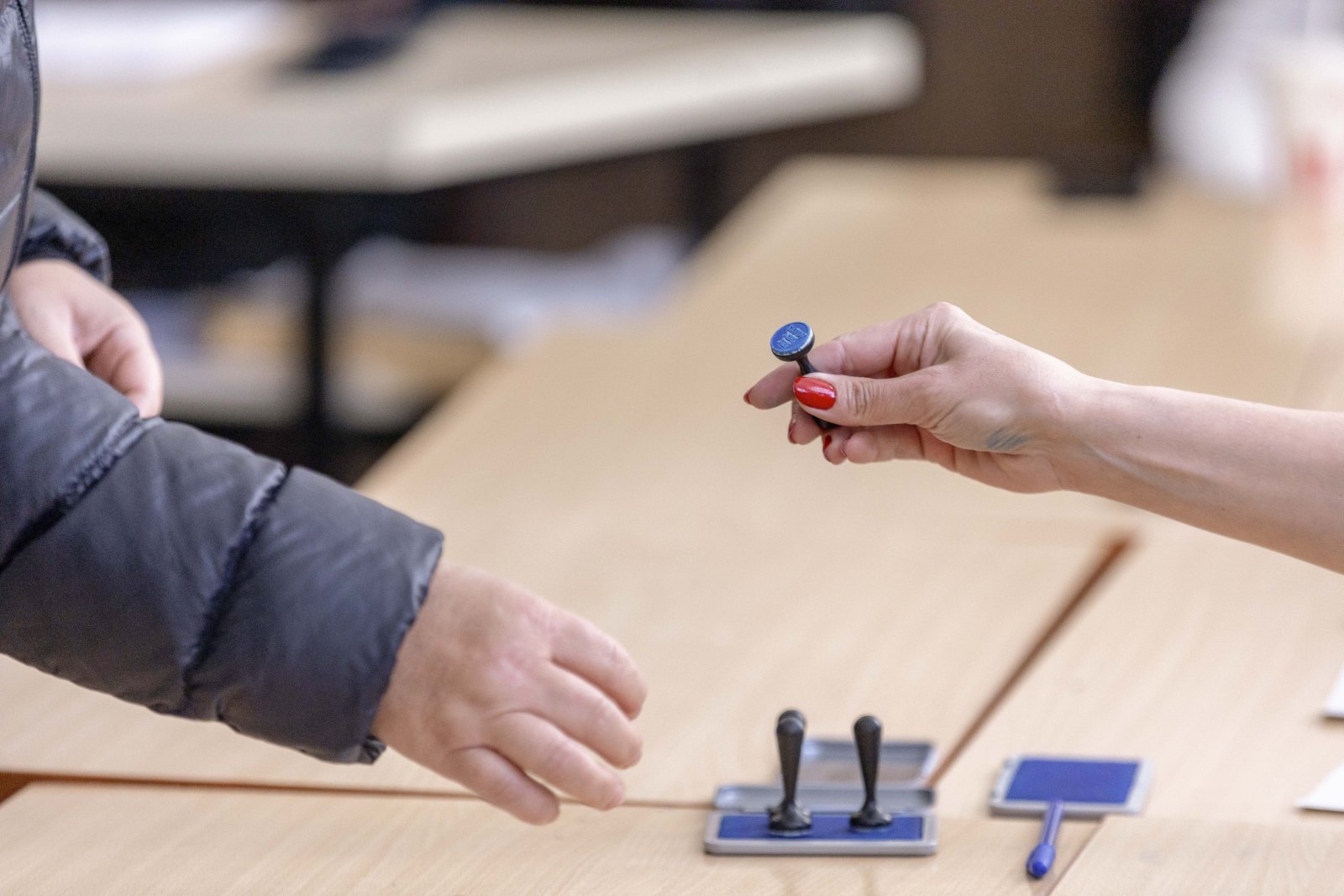 Proiectul de OUG privind organizarea şi desfăşurarea alegerilor prezidenţiale, amânat în mod neașteptat Proiectul de OUG privind organizarea şi desfăşurarea alegerilor prezidenţiale, amânat în mod neașteptat