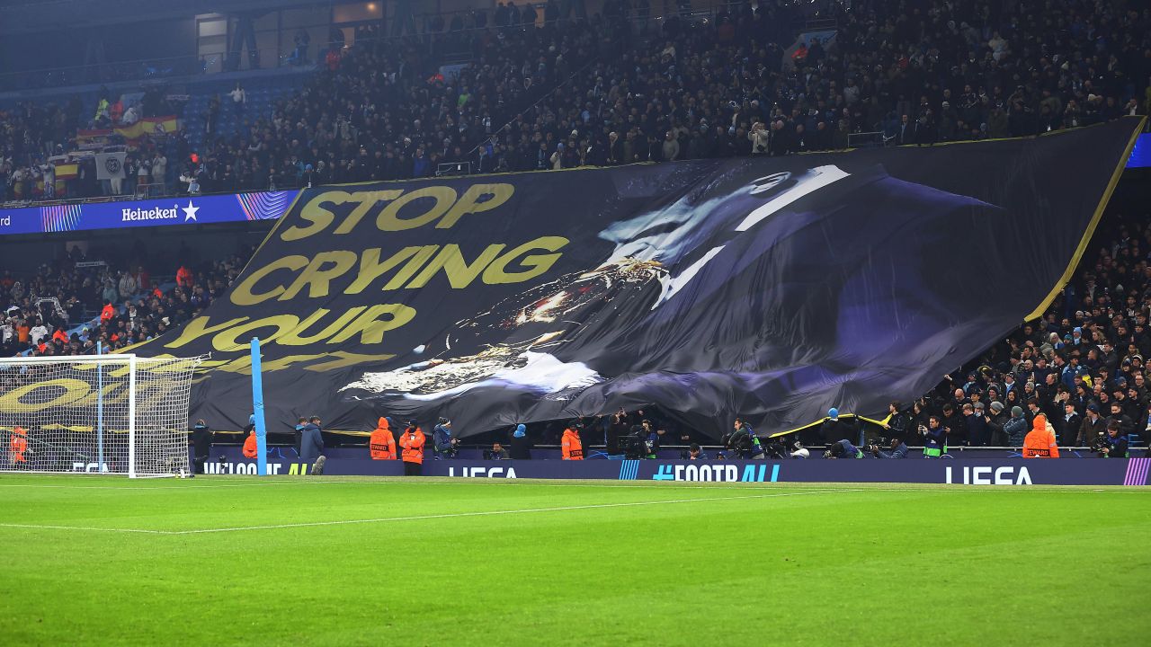 Ce a făcut Rodri când a văzut banner-ul anti-Vinicius din Manchester City – Real Madrid Ce a făcut Rodri când a văzut banner-ul anti-Vinicius din Manchester City – Real Madrid