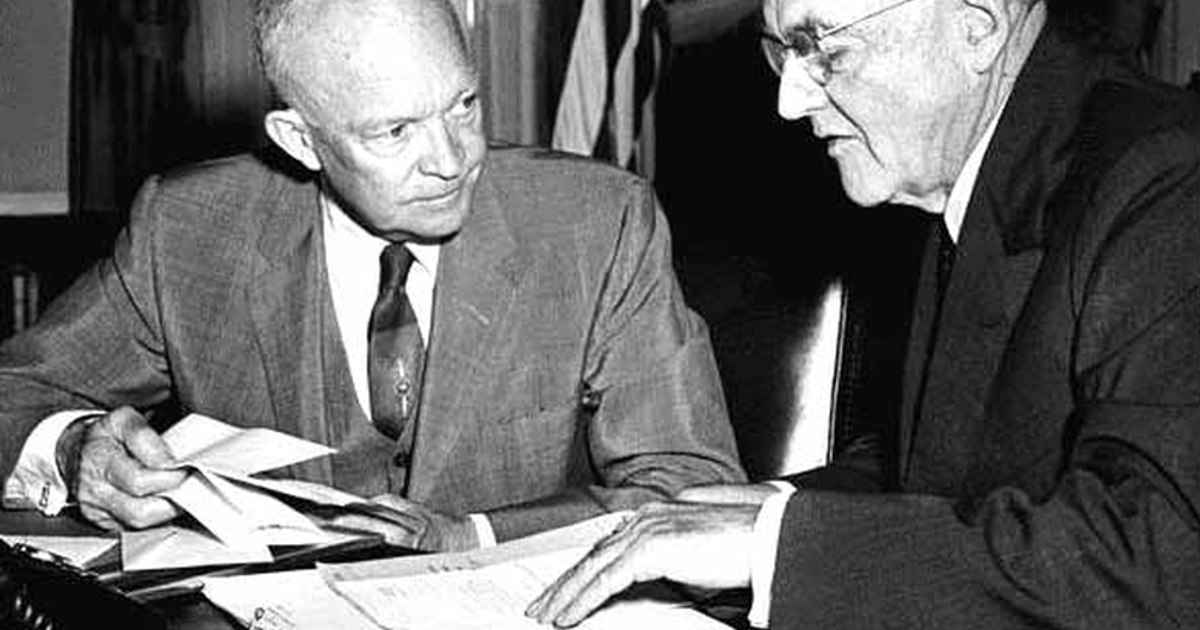 Epurările din anii ’50. Lecții neînvațate din vânătoarea anticomunistă pot să rănească din nou America Epurările din anii ’50. Lecții neînvațate din vânătoarea anticomunistă pot să rănească din nou America