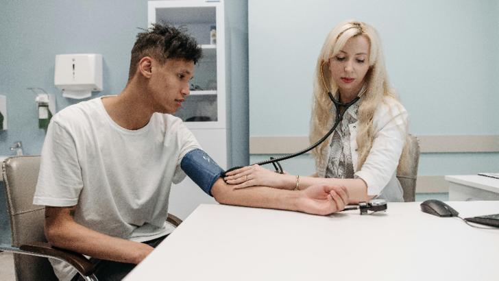 Hipertensiune: Cum să controlezi „ucigașul tăcut” Hipertensiune: Cum să controlezi „ucigașul tăcut”