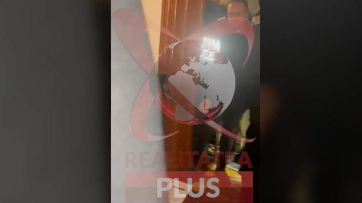 Teroarea statului din umbră: percheziții la români Teroarea statului din umbră: percheziții la români
