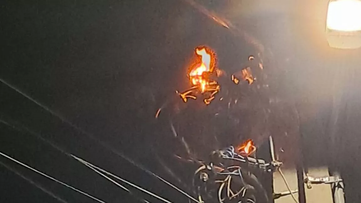 Incendiu la un arc electric de la un transformator din Lunca Cetățuii. Se intervine de urgență la fața locului Incendiu la un arc electric de la un transformator din Lunca Cetățuii. Se intervine de urgență la fața locului