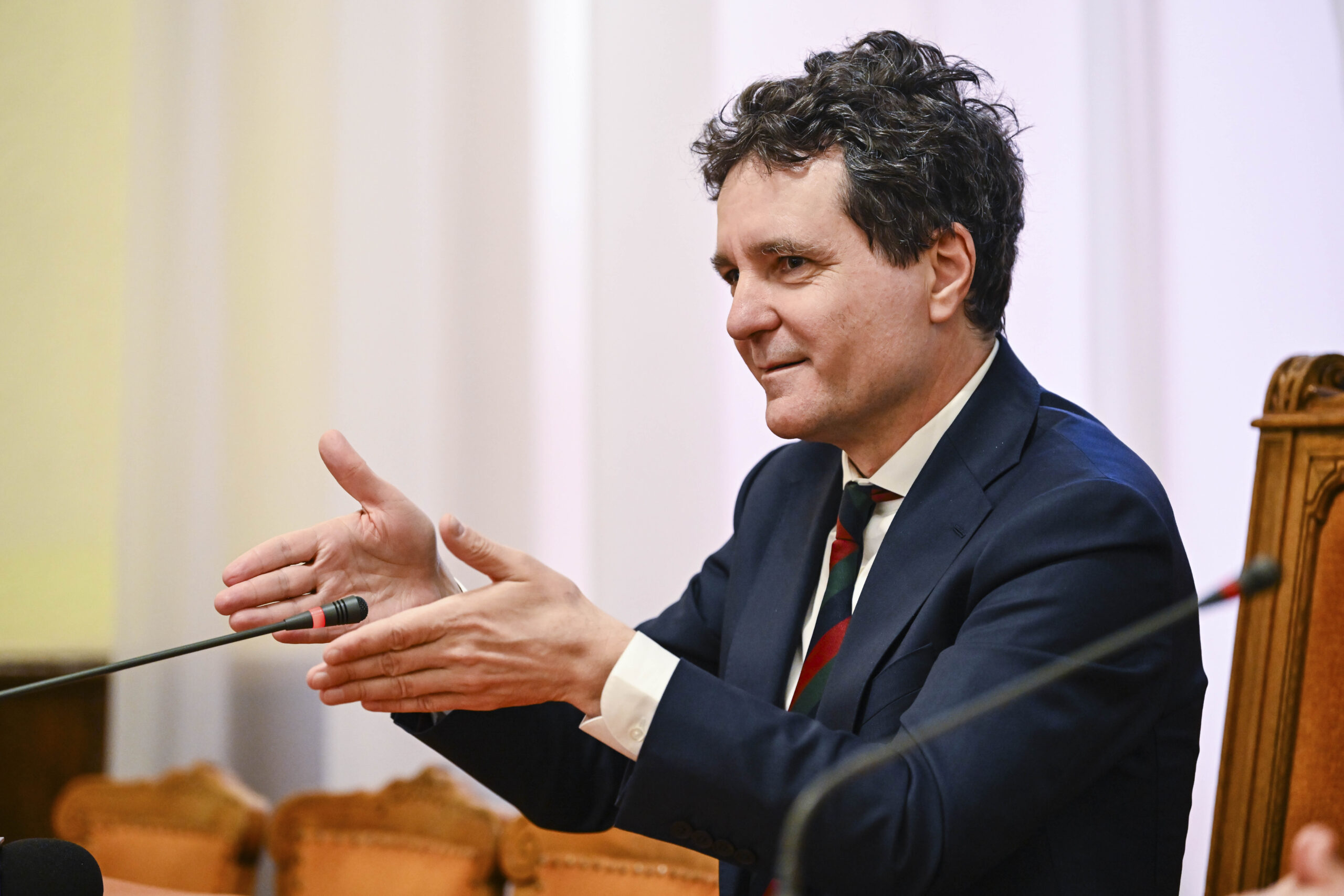 Pe cine vede Nicușor Dan în turul doi al prezidențialelor: „Va fi un candidat izolaționist”