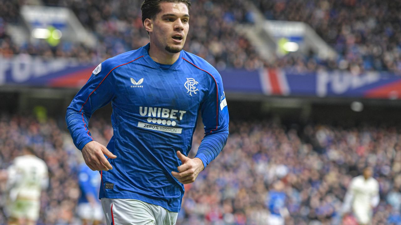 Dramă la cote înalte pentru Ianis Hagi! A ratat un penalty, dar Rangers s-a calificat în fața lui Mourinho