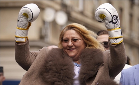 Diana Șoșoacă ironizează ambițiile lui George Simion: ‘Mai multe șanse am eu să fiu din nou 90-60-90, decât să ajungă el președinte’ Diana Șoșoacă ironizează ambițiile lui George Simion: ‘Mai multe șanse am eu să fiu din nou 90-60-90, decât să ajungă el președinte’