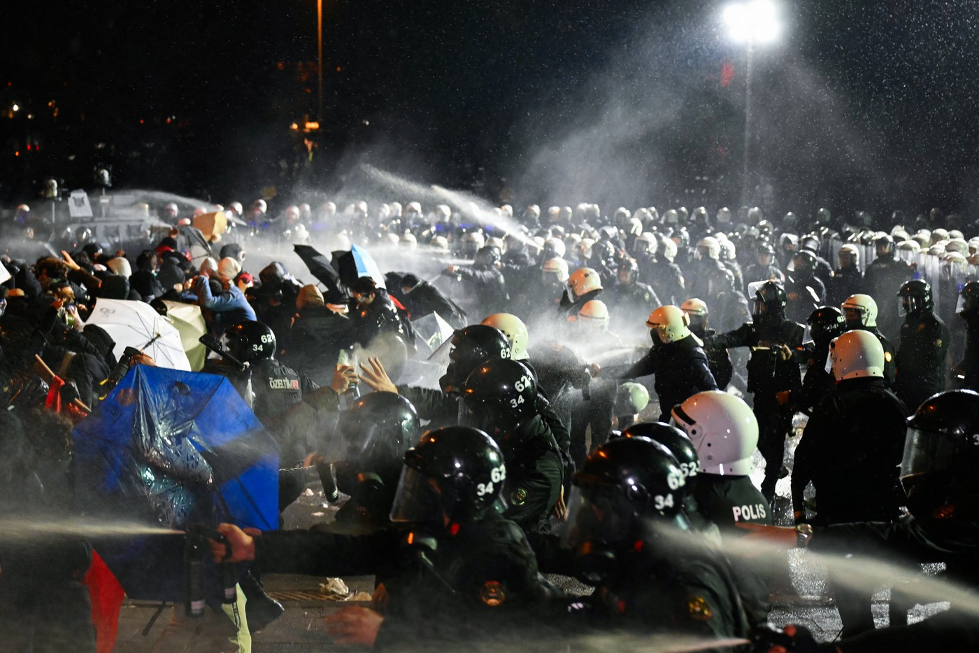 Turcia face presiuni asupra rețelei X să închidă sute de conturi ale opozanților. Platforma refuză să dea curs cererii Turcia face presiuni asupra rețelei X să închidă sute de conturi ale opozanților. Platforma refuză să dea curs cererii