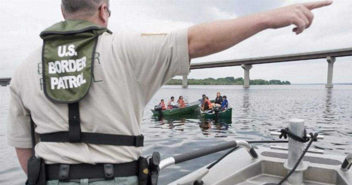 Lista lui Donald Trump. Avocat: „Avem peste 4.445 de români pe teritoriul SUA cu ordin de deportare” Lista lui Donald Trump. Avocat: „Avem peste 4.445 de români pe teritoriul SUA cu ordin de deportare”