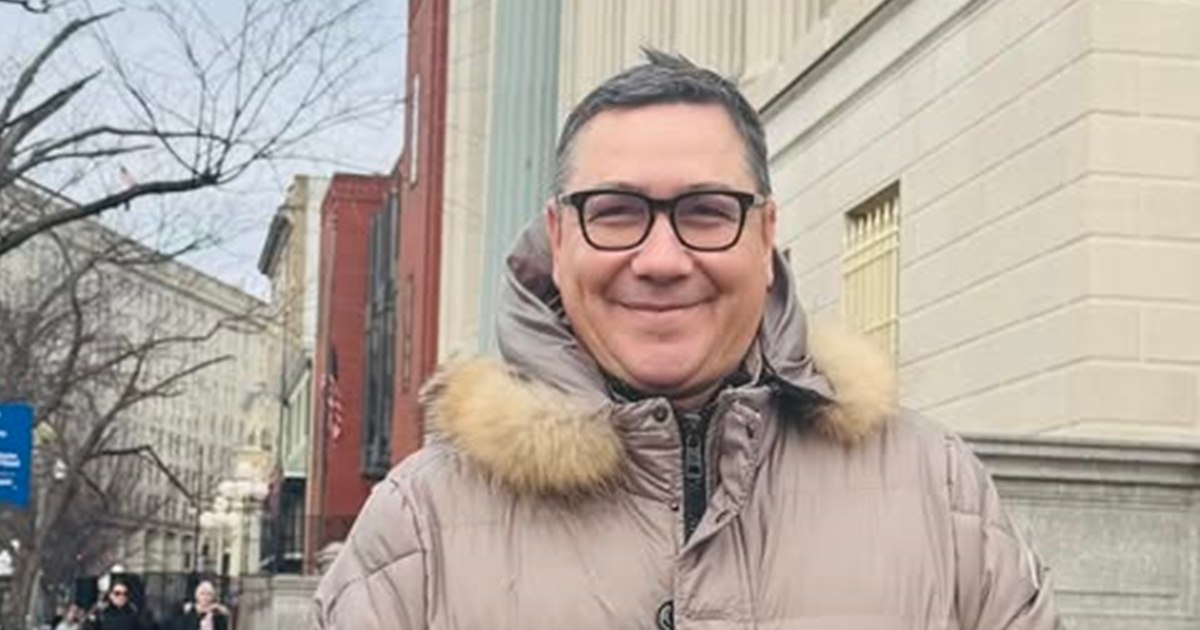 Marcel Ciolacu l-a dat afară pe Victor Ponta din funcția de consilier Marcel Ciolacu l-a dat afară pe Victor Ponta din funcția de consilier