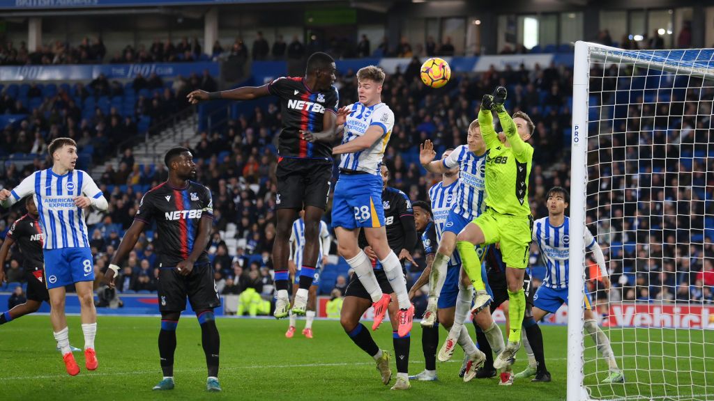 Chelsea este favorită să-l transfere pe atacantul supranumit „Noul Harry Kane” și „Haaland al Irlandei” Chelsea este favorită să-l transfere pe atacantul supranumit „Noul Harry Kane” și „Haaland al Irlandei”