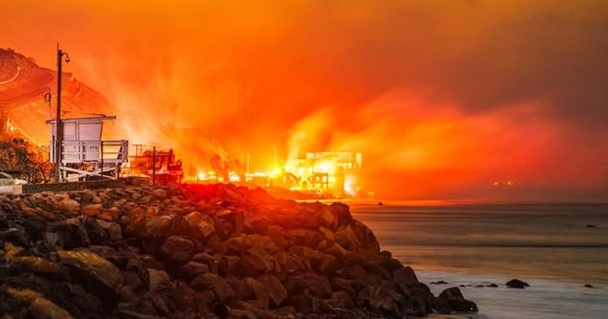 Momentul în care un „om fără adăpost” cu o „lampă de sudură în mână” este legat de localnicii furioși din Los Angeles