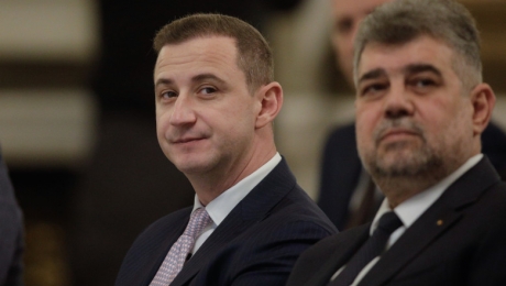 VIDEO Ciolacu, despre voturile date de PSD pentru Simion: ‘Îmi cer scuze, a fost o glumă proastă’ VIDEO Ciolacu, despre voturile date de PSD pentru Simion: ‘Îmi cer scuze, a fost o glumă proastă’