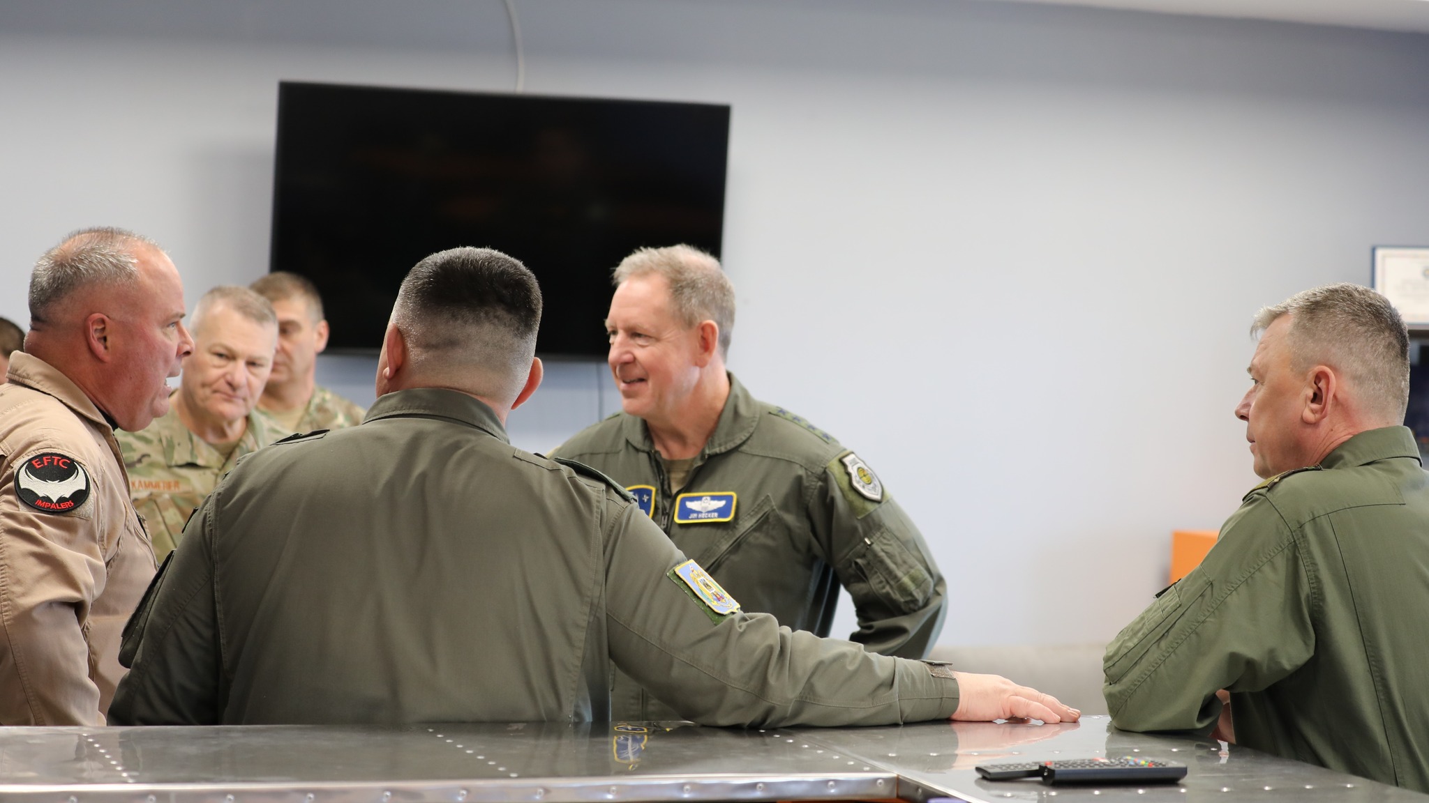 Șeful Forțelor Aeriene ale SUA în Europa, vizită în mai multe baze militare din România și Polonia