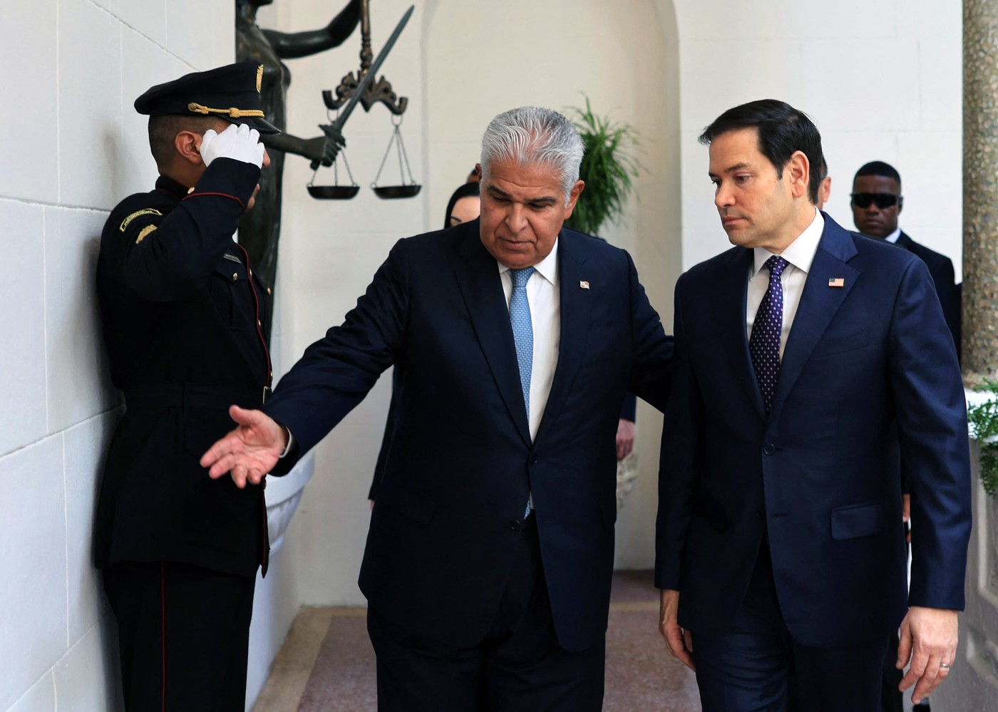 Avertismentul SUA pentru Panama dacă nu face „schimbări imediate” în privința canalului și a influenței chineze. Compromisul propus de președintele panamez Avertismentul SUA pentru Panama dacă nu face „schimbări imediate” în privința canalului și a influenței chineze. Compromisul propus de președintele panamez