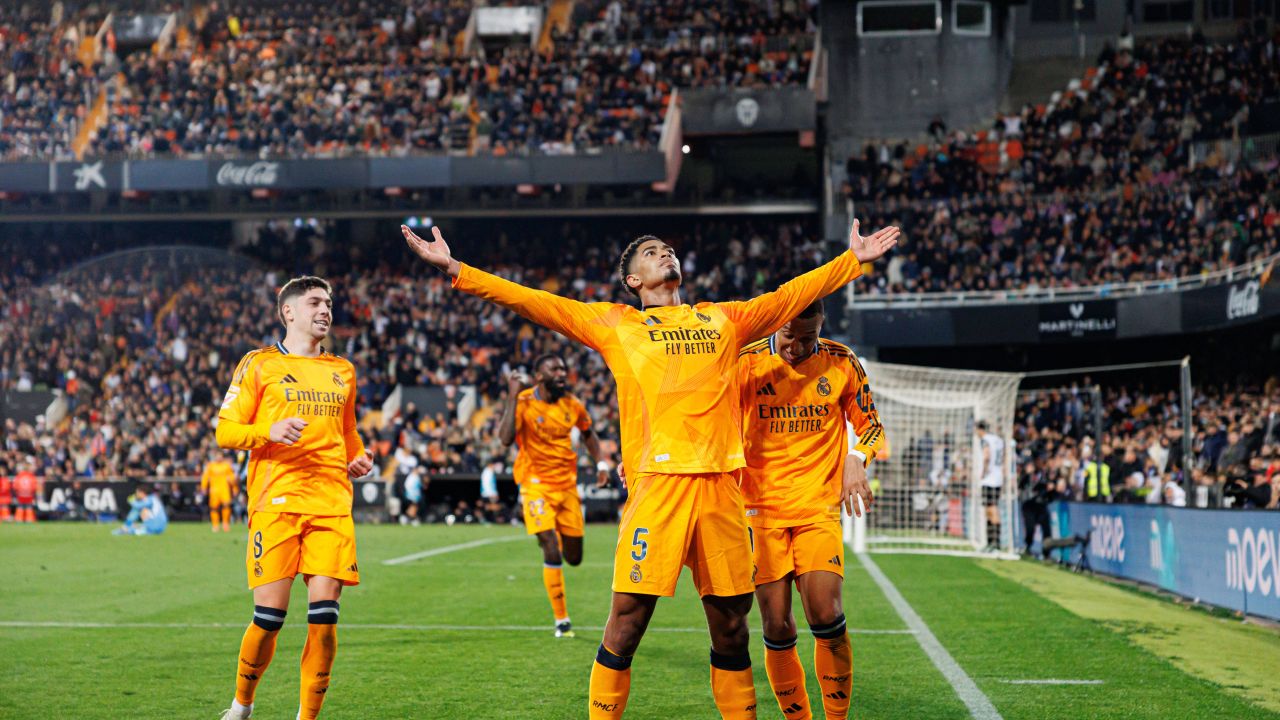 De-asta este cea mai bună echipă din lume! Condusă cu 1-0 în ’85 și cu Vinicius eliminat, Real Madrid a revenit senzațional De-asta este cea mai bună echipă din lume! Condusă cu 1-0 în ’85 și cu Vinicius eliminat, Real Madrid a revenit senzațional