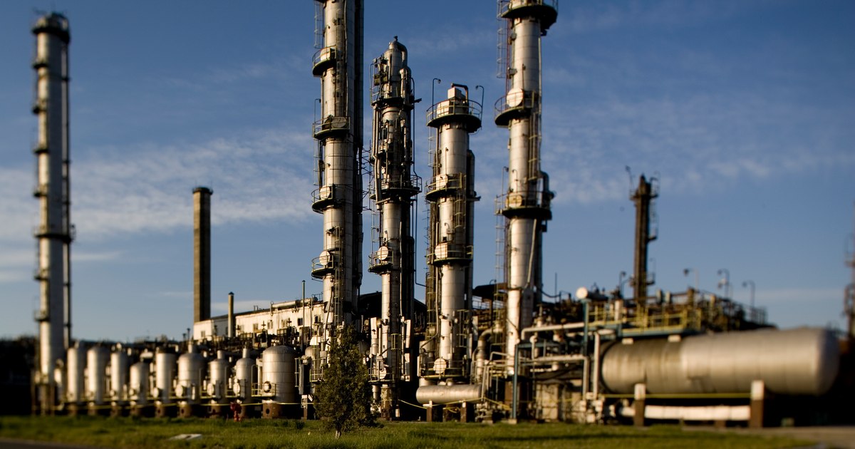 O bucată din ultima petrochimie „comunistă” din România, vândută pe câteva milioane de euro