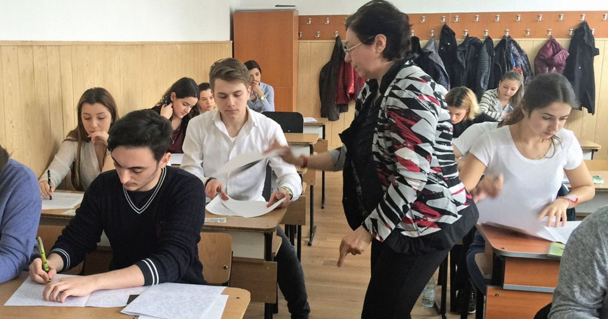 Simularea Evaluării Naționale, pe ultima sută de metri. Profesor: „Ne pregătim din nou de muncă voluntară”