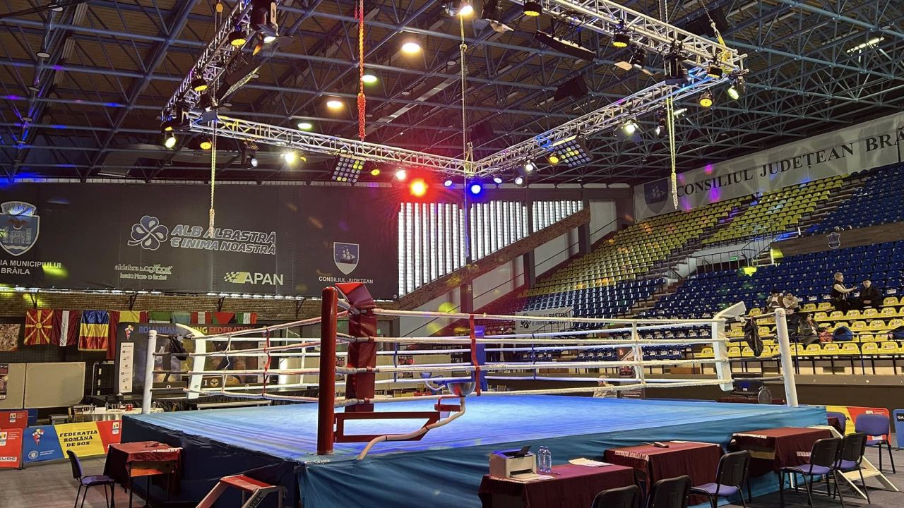 Stela Hamza şi Loredana Marin, calificate în optimi la Mondialele de box