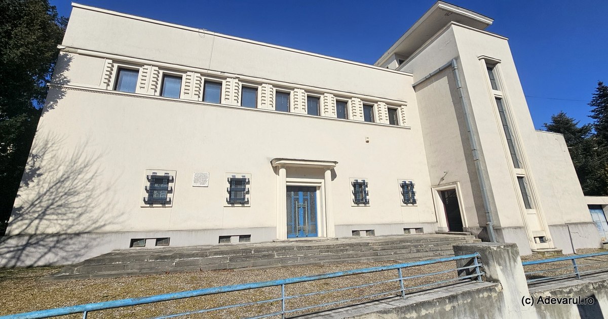 Cum glumea magnatul comunist Petru Groza, arătându-și palatul de lux românilor săraci. „Eram teatralist fără pereche” Cum glumea magnatul comunist Petru Groza, arătându-și palatul de lux românilor săraci. „Eram teatralist fără pereche”