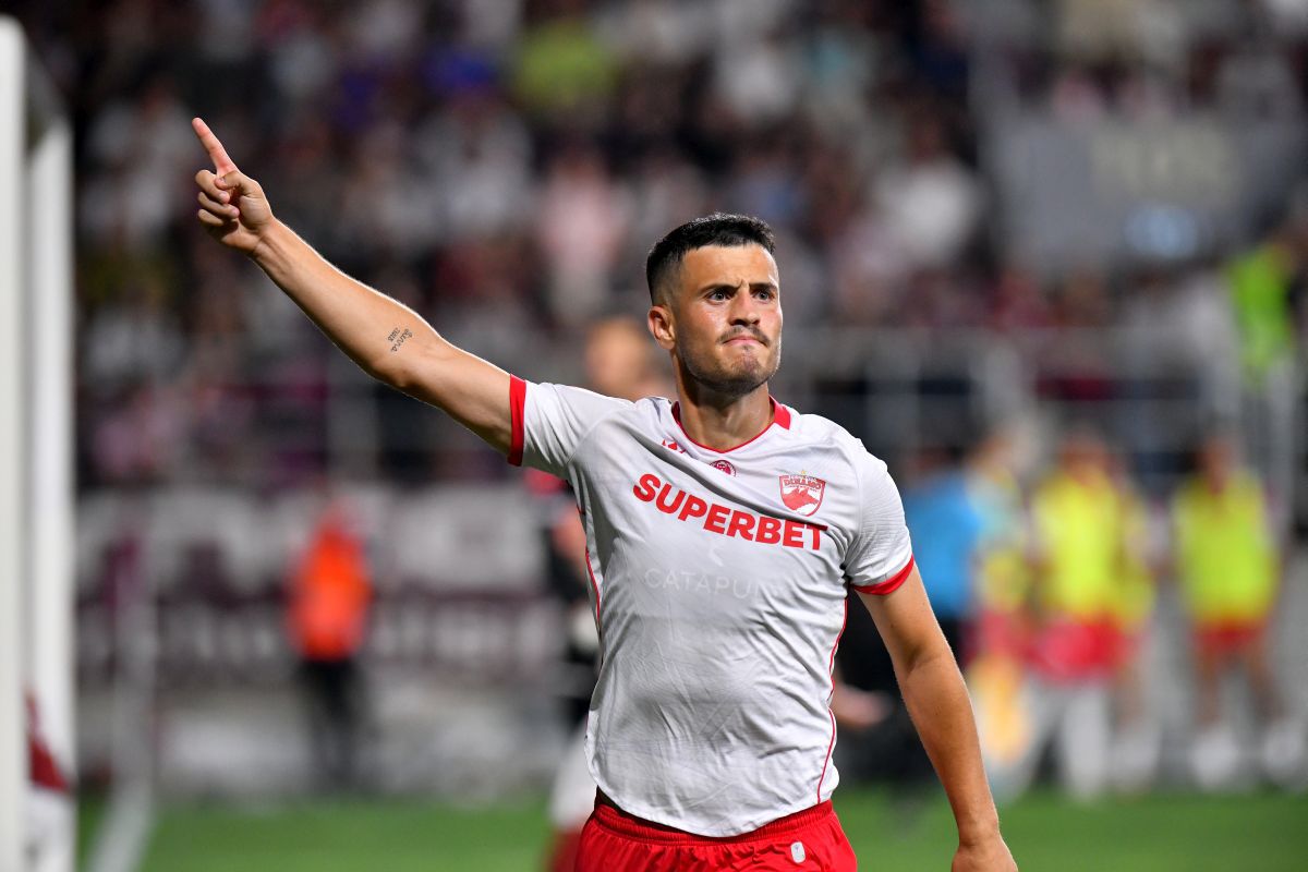 Golgeterul lui Dinamo, anunț clar la intrarea în play-off: „Să se teamă de noi!” Golgeterul lui Dinamo, anunț clar la intrarea în play-off: „Să se teamă de noi!”