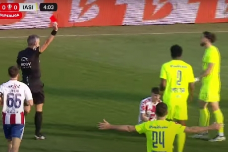 Spectacol total la Galaţi. Poli Iaşi a revenit de la 0-2 și a marcat golul victoriei în prelungiri. Doi jucători, eliminați Spectacol total la Galaţi. Poli Iaşi a revenit de la 0-2 și a marcat golul victoriei în prelungiri. Doi jucători, eliminați