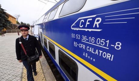 Studenţii pot cumpăra online bilete şi abonamente cu reducere 90%. Anunțul CFR
