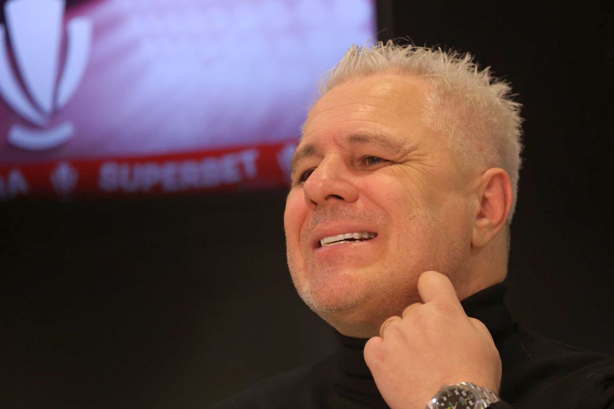 Nu s-a știut până acum! Șumudică a pus mâna pe telefon și l-a sunat pe Gigi Becali: „Prea mare pușcărie de antrenor ai, ia-mă!”