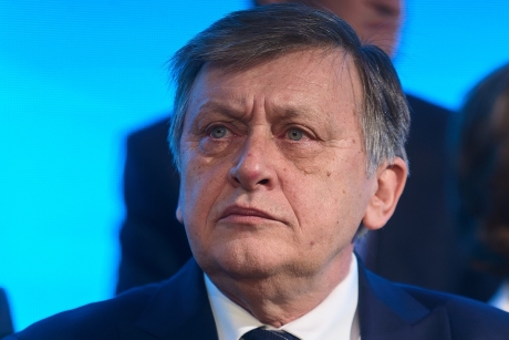 VIDEO Crin Antonescu, reacție la comunicatul spionilor ruși: Georgescu e candidatul Rusiei. România, ca și întreaga Europă, vor fi într-o fragilitate extremă