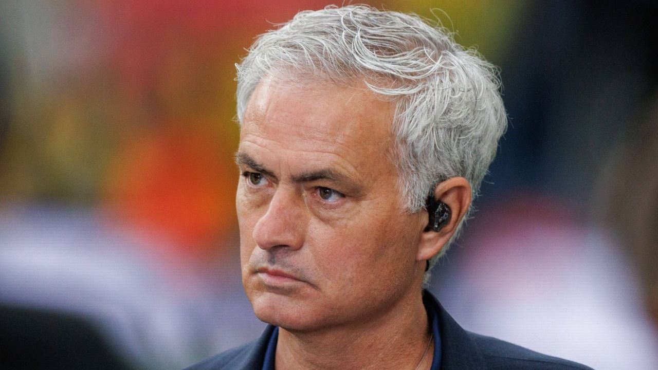 Pedeapsă dură pentru Jose Mourinho! Câte etape de suspendare a primit după incidentele de la derby-ul cu Galatasaray Pedeapsă dură pentru Jose Mourinho! Câte etape de suspendare a primit după incidentele de la derby-ul cu Galatasaray