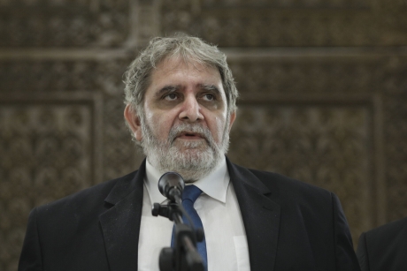 Preşedintele interimar Ilie Bolojan discută cu reprezentanţii Grupului minorităţilor