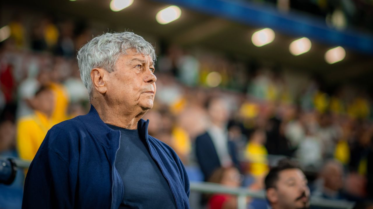 Bosniacii au aflat ”marea problemă” a lui Mircea Lucescu! S-au liniștit după ce au văzut soluțiile selecționerului: ”Mult mai puțin periculos!” Bosniacii au aflat ”marea problemă” a lui Mircea Lucescu! S-au liniștit după ce au văzut soluțiile selecționerului: ”Mult mai puțin periculos!”