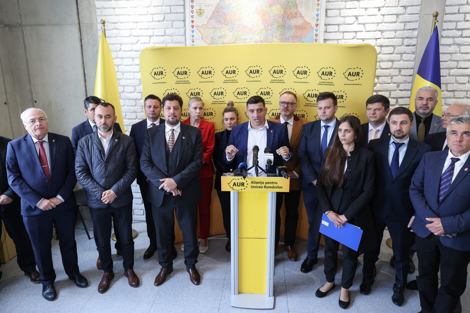 AUR, întrebare pentru Bolojan, după desecretizarea zborurilor lui Iohannis: „Va avea curaj?” AUR, întrebare pentru Bolojan, după desecretizarea zborurilor lui Iohannis: „Va avea curaj?”