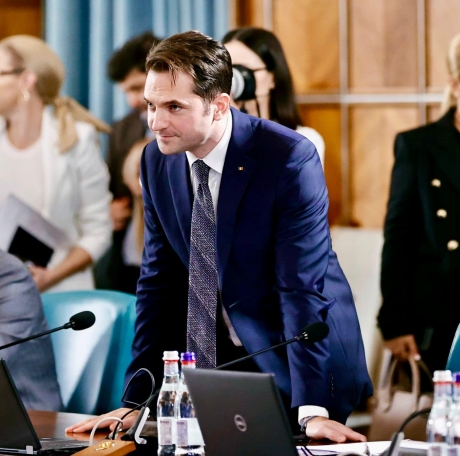 Sebastian Burduja iese tare după retrogradarea Moody’s: Asta e dovada că România e atractivă pentru investiții Sebastian Burduja iese tare după retrogradarea Moody’s: Asta e dovada că România e atractivă pentru investiții