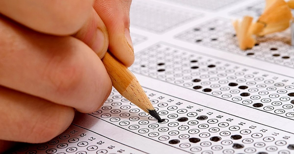 Ghid admitere liceu 2025. Cum se calculează media de admitere, cum se fac înscrierile, ce acte trebuie să conțină dosarul