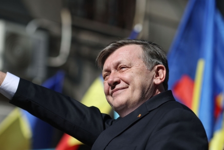 VIDEO Crin Antonescu refuză creșterea taxelor în România: Parlamentul să verifice cum se cheltuie banii!