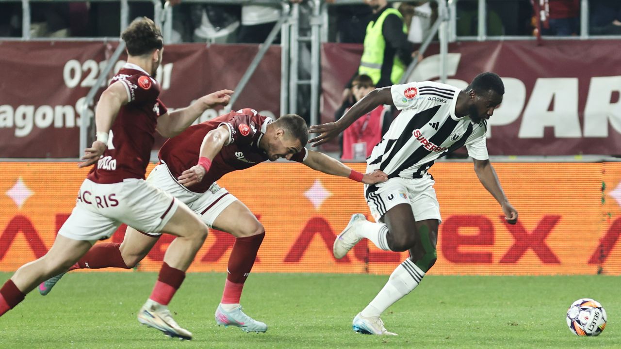 De unde a apărut Issouf Macalou, atacantul lui U Cluj care a ridiculizat defensiva Rapidului în Giulești! De unde a apărut Issouf Macalou, atacantul lui U Cluj care a ridiculizat defensiva Rapidului în Giulești!