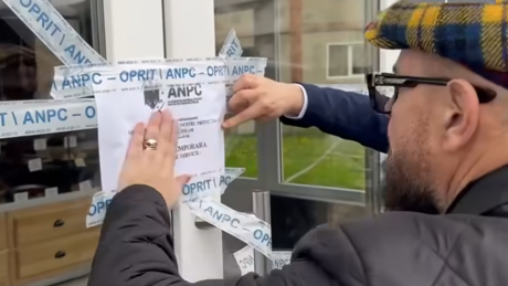 VIDEO Piedone, la un pas de accident grav -a prăbușit lângă el. Restaurant italian, închis de ANPC pentru șase luni