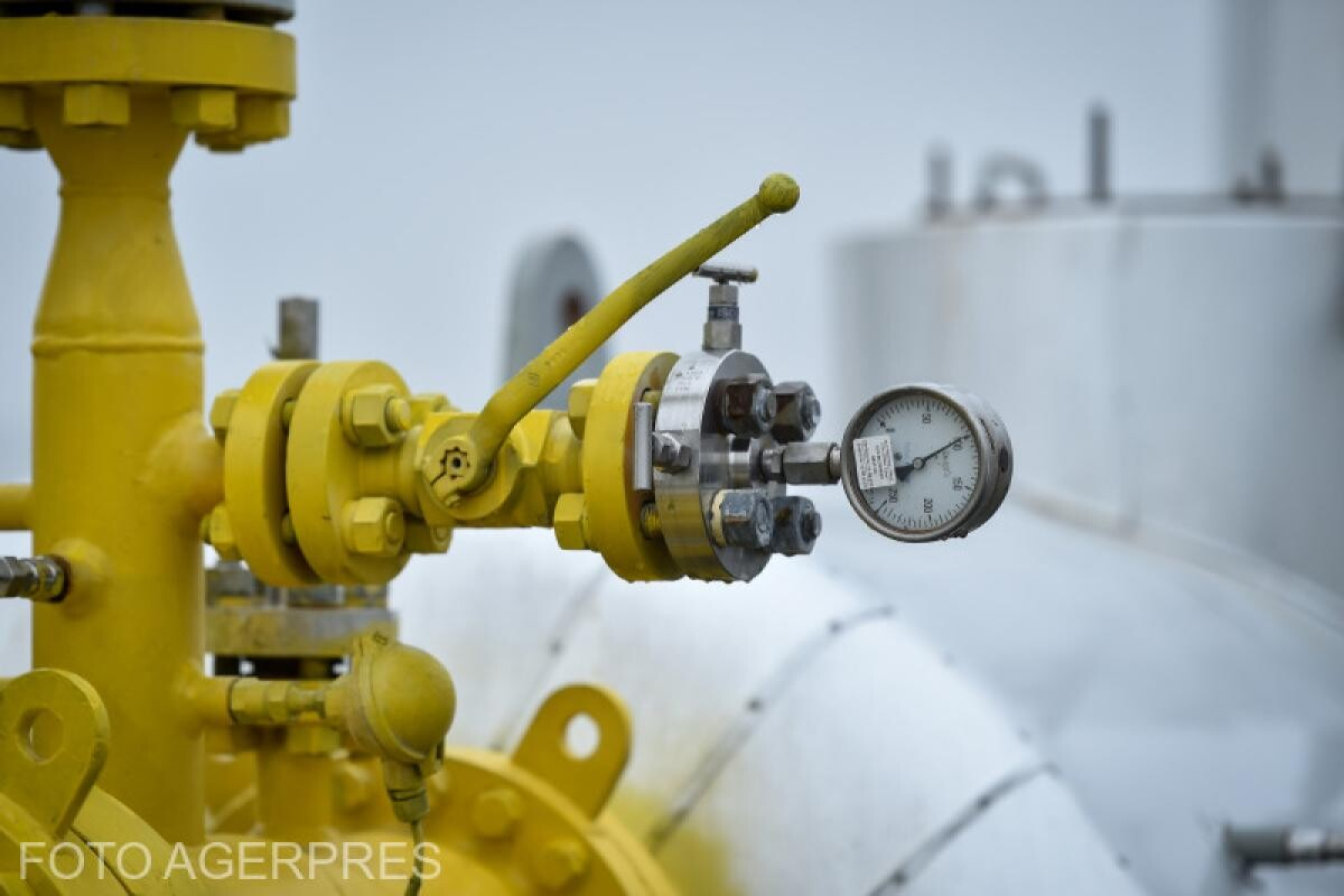 Senatul aprobă continuarea plafonării prețurilor la energie și gaze: Ce modificări aduce noul proiect