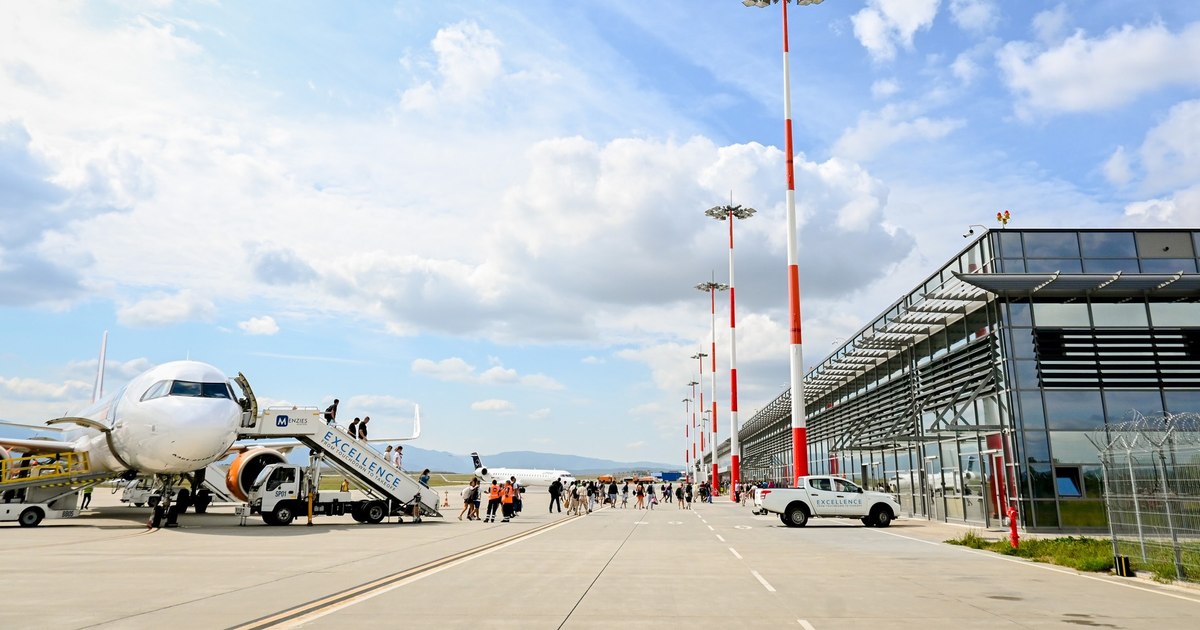 Maraton meteo pe Aeroportul din Sibiu. Oficiali: „Astăzi a fost ca pe Netflix Maraton meteo pe Aeroportul din Sibiu. Oficiali: „Astăzi a fost ca pe Netflix