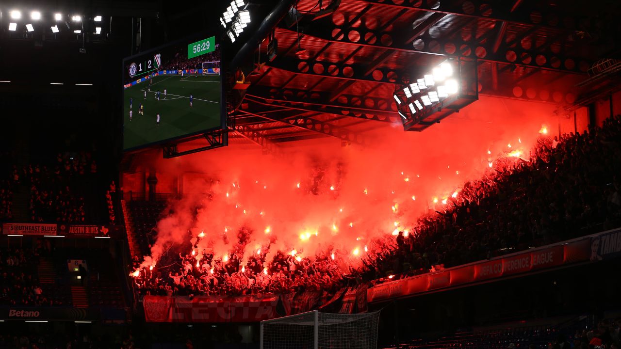 Polonezii au ”aprins” Stamford Bridge! Imagini de colecție de la Chelsea Polonezii au ”aprins” Stamford Bridge! Imagini de colecție de la Chelsea