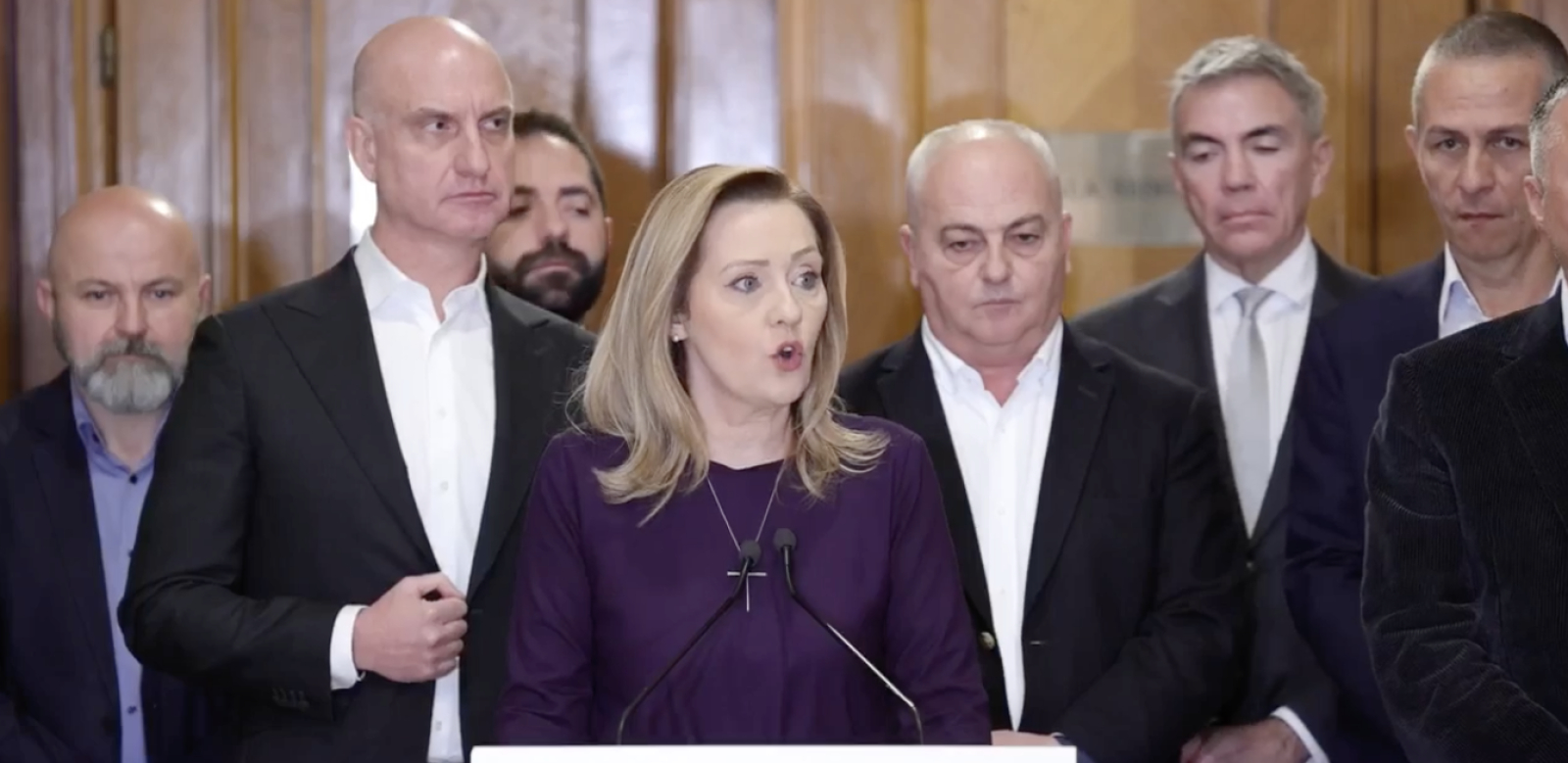 Elena Lasconi propune închiderea Tik-Tok înainte de alegerile prezidențiale Elena Lasconi propune închiderea Tik-Tok înainte de alegerile prezidențiale