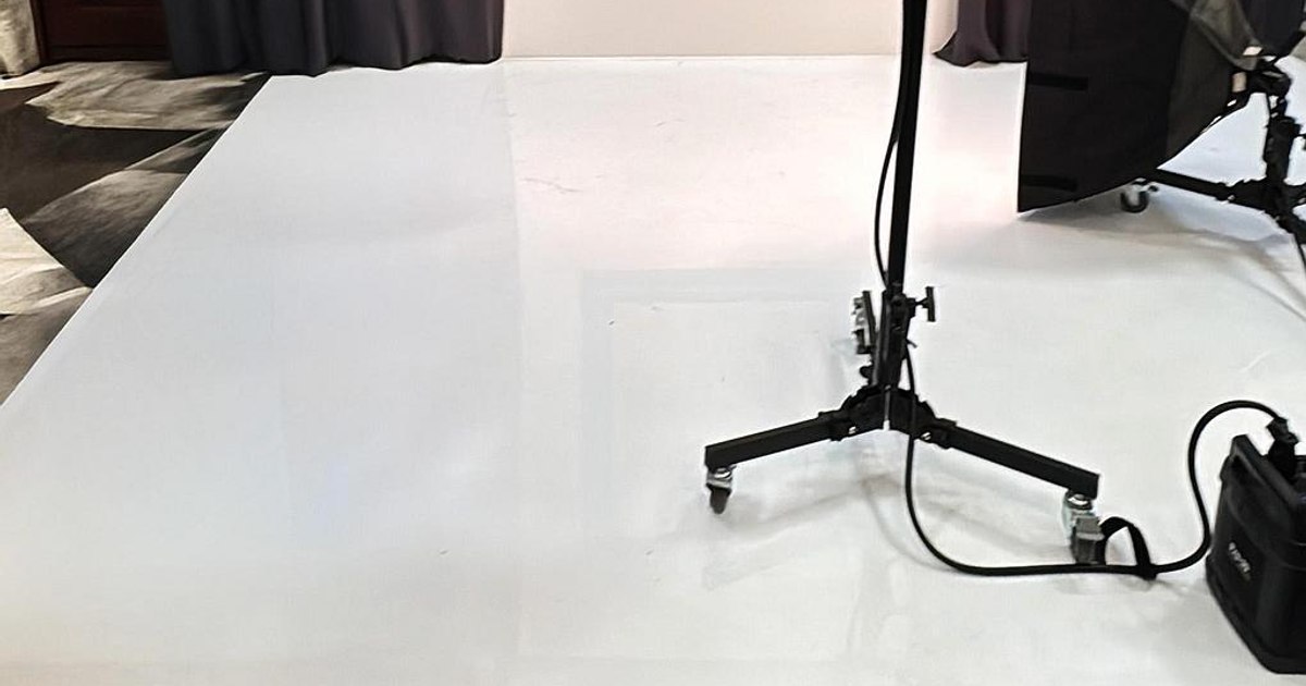 După trei zile de show-uri caracterizate de stil și eleganță, Mercedes-Benz Bucharest Fashion Week se închide cu o petrecere surprinzătoare organizată de IQOS După trei zile de show-uri caracterizate de stil și eleganță, Mercedes-Benz Bucharest Fashion Week se închide cu o petrecere surprinzătoare organizată de IQOS