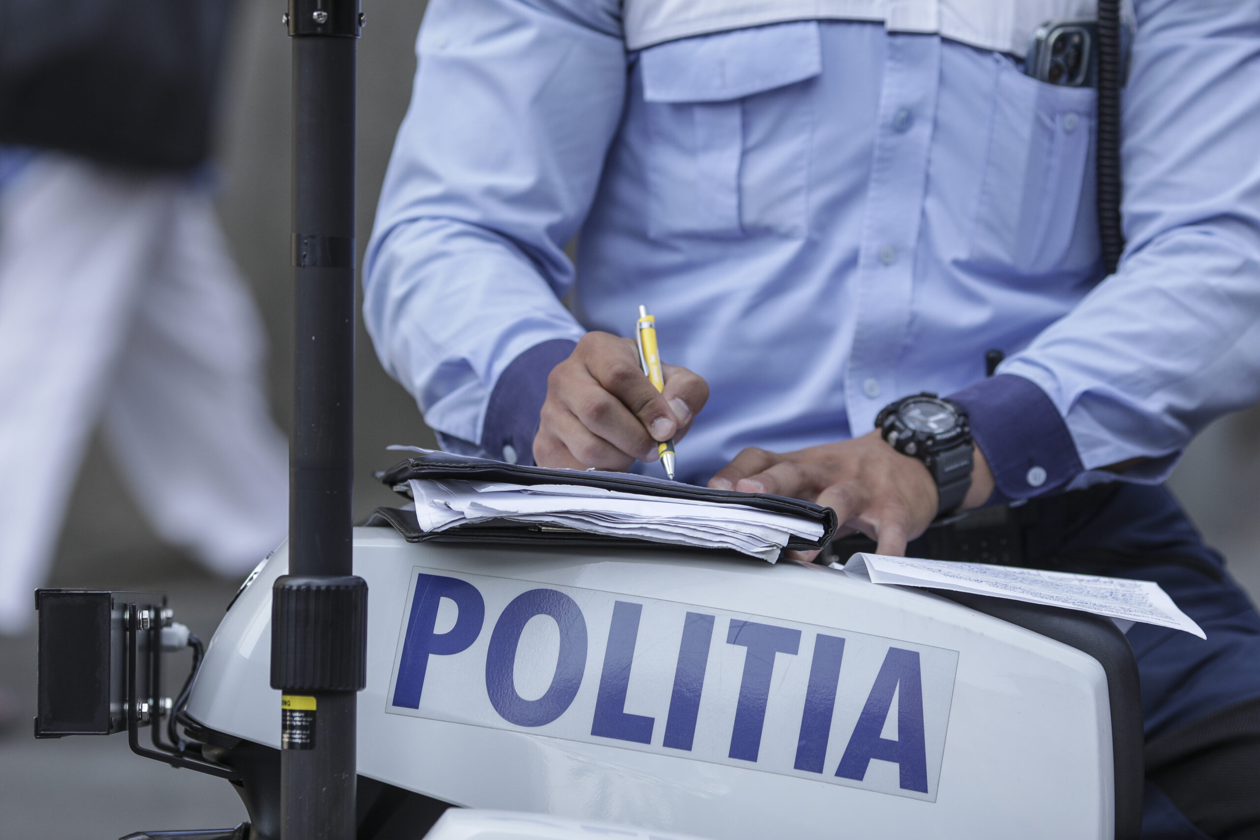 Unde câștigă polițiștii mai bine în Europa și cum stau cei din România. Singura țară în care femeile ofițere sunt plătite mai bine decât bărbații