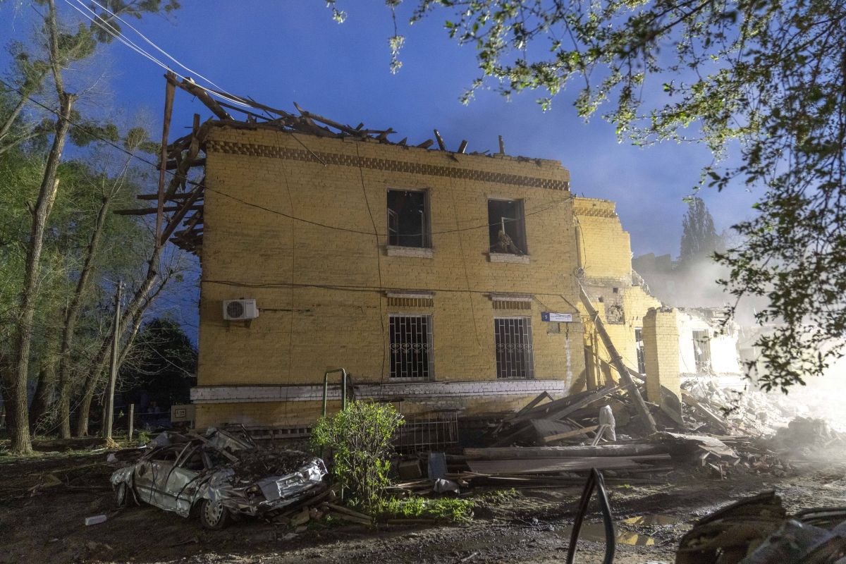 Bani și case pentru tinerii ucraineni dispuși să lupte în războiul cu Rusia Bani și case pentru tinerii ucraineni dispuși să lupte în războiul cu Rusia