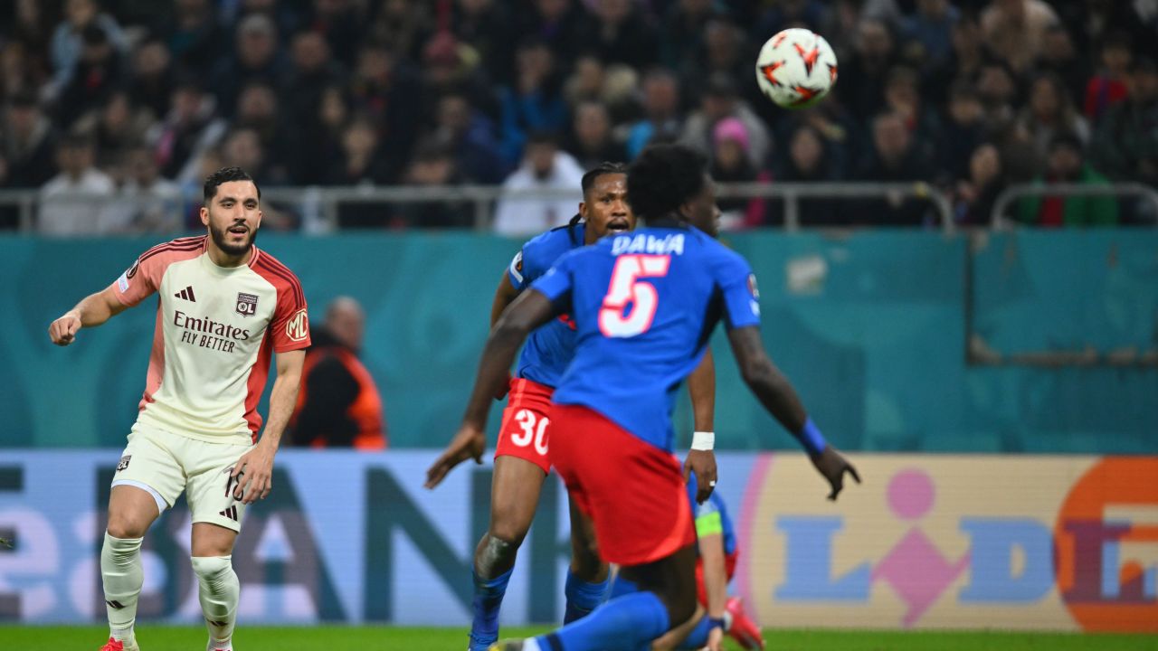 A făcut spectacol cu FCSB, iar acum e dorit de Borussia Dortmund: 22.500.000€ A făcut spectacol cu FCSB, iar acum e dorit de Borussia Dortmund: 22.500.000€