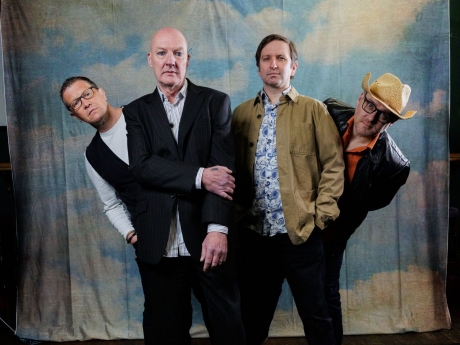 VIDEO Trupa americană R.E.M. relanseză o melodie în sprijinul Radio Europa Liberă, atacată de administraţia Trump