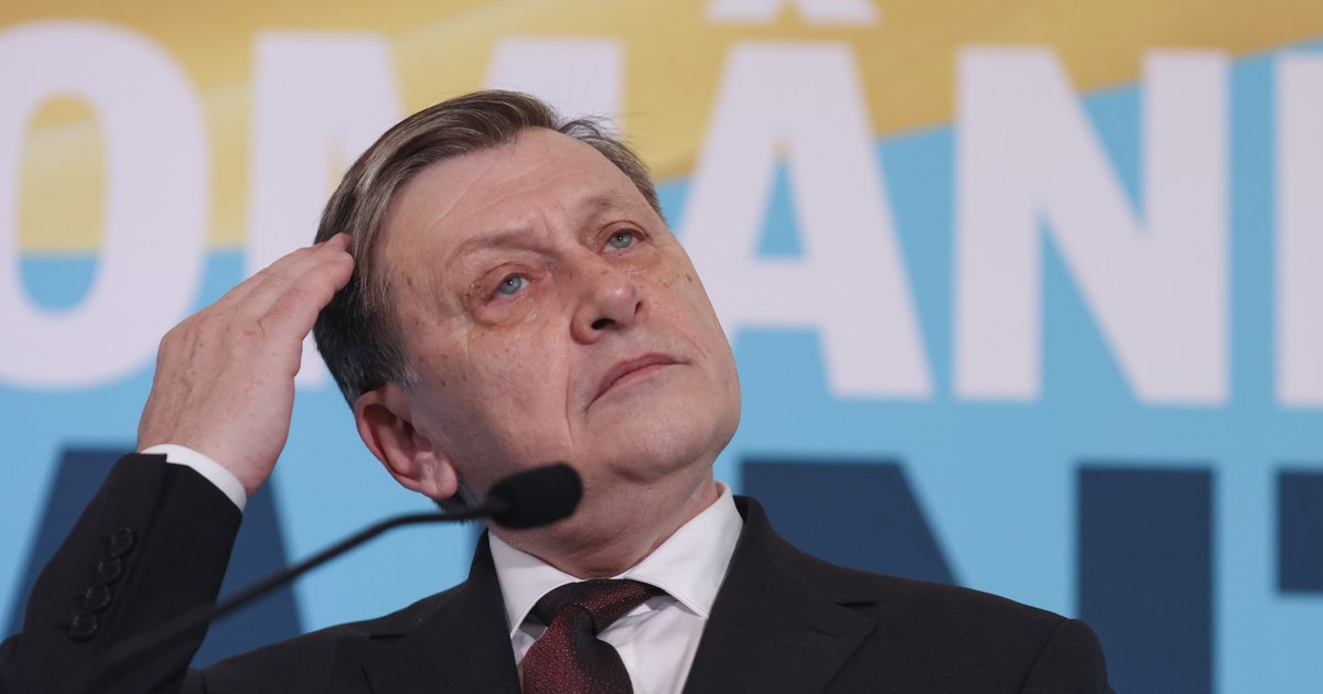 Câte terenuri și apartamente are Crin Antonescu și ce bani ține în conturi din străinătate