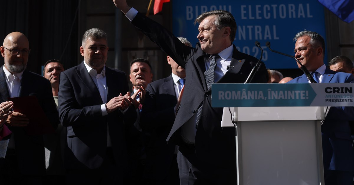 CCR a validat candidaturile lui Crin Antonescu și Nicușor Dan la alegerile prezidențiale CCR a validat candidaturile lui Crin Antonescu și Nicușor Dan la alegerile prezidențiale